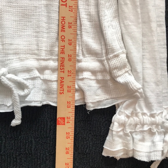 Free People long sleeve crop top cinch ruffle wrist & bottom - Picture 7 of 15
